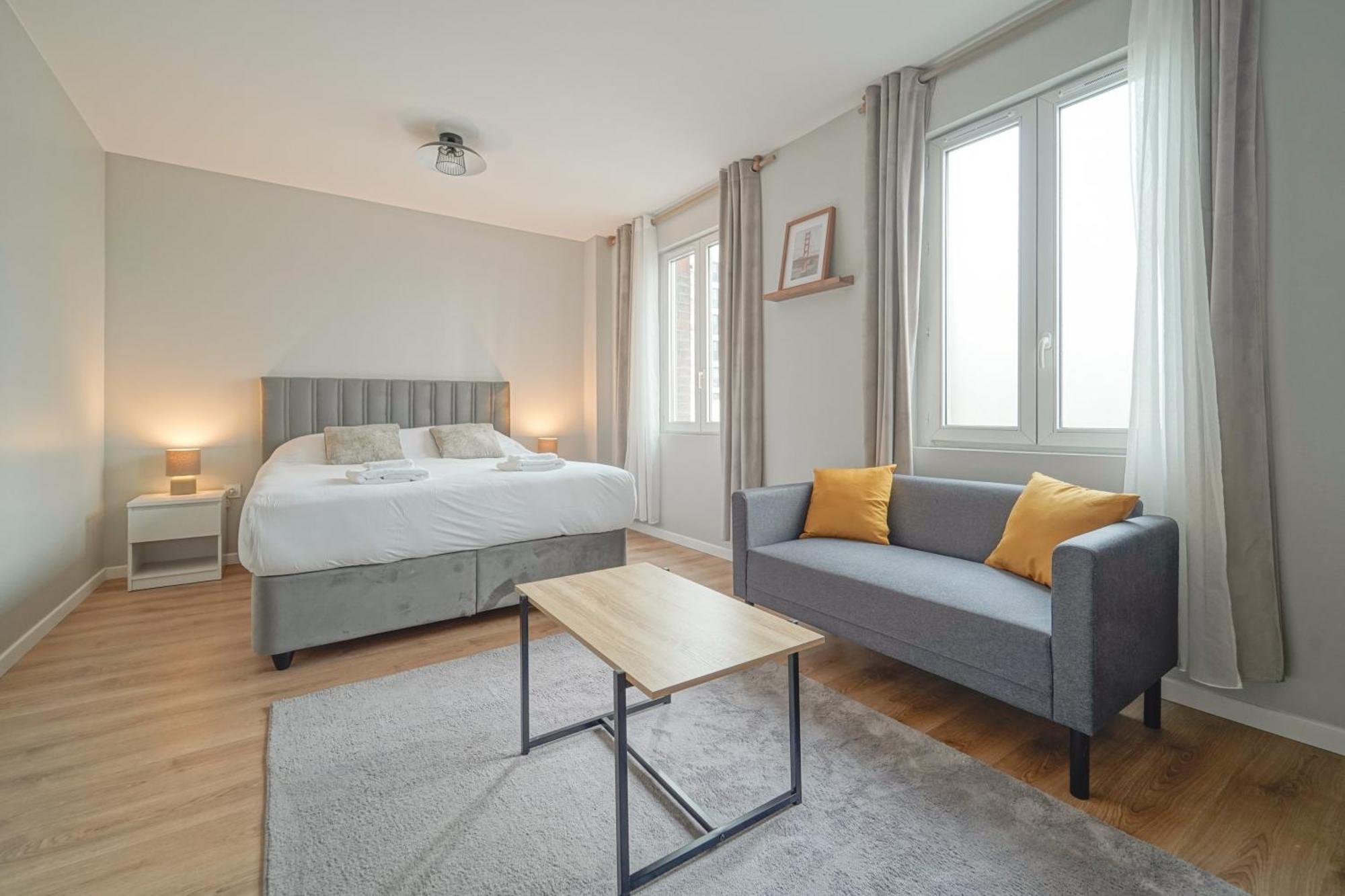 ホテル Trianon Saint Ouen エクステリア 写真