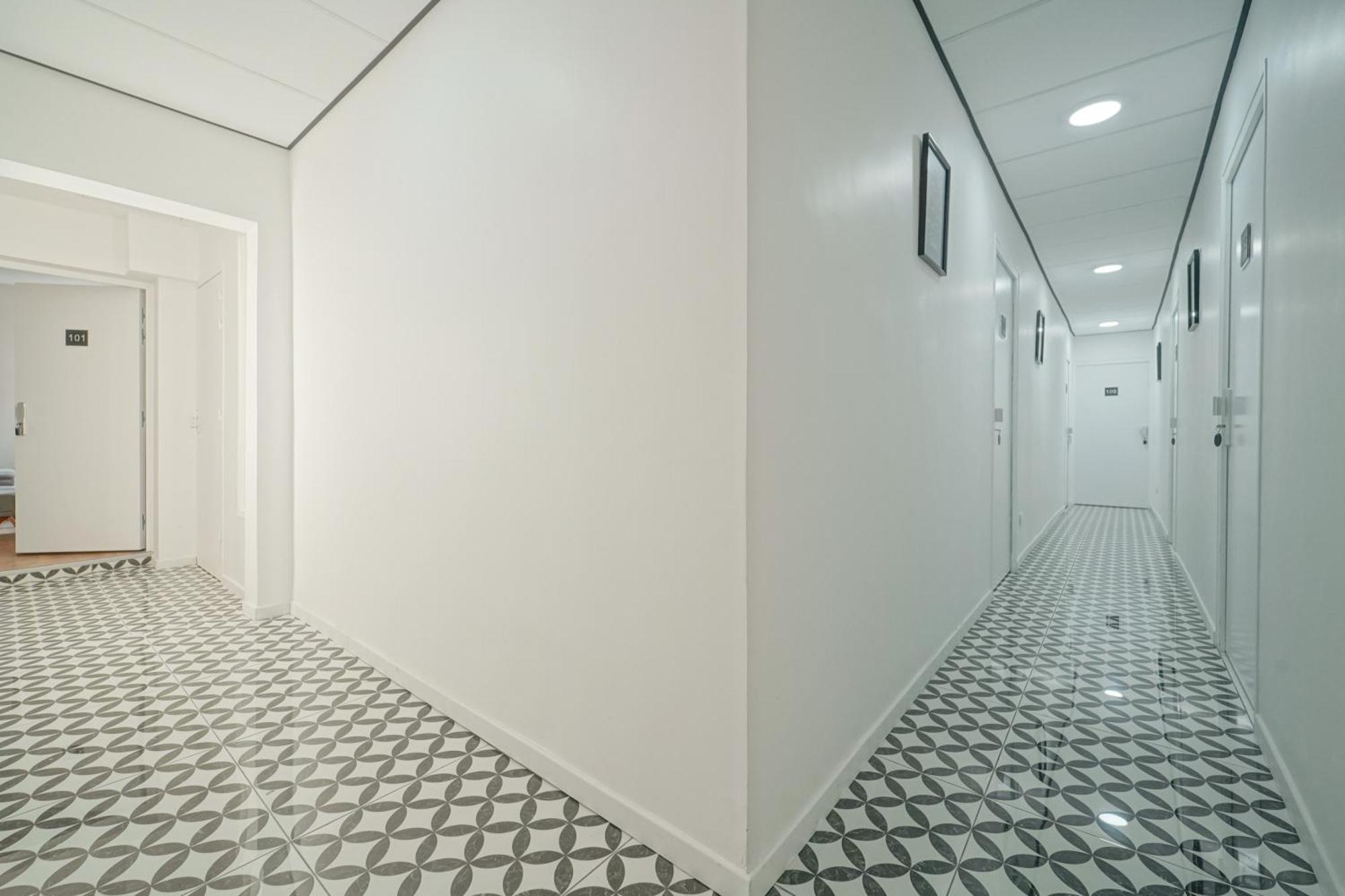 ホテル Trianon Saint Ouen エクステリア 写真